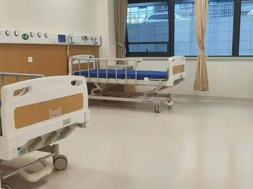 同質(zhì)透心地板的優(yōu)勢(shì)解析，為何適用于高流量場(chǎng)景